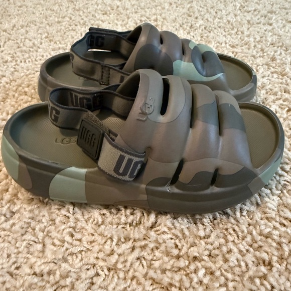 Kids UGG Yeah Foam Slide -Green and Brown Sandals Comfort-Focused - Picture 2 of 2